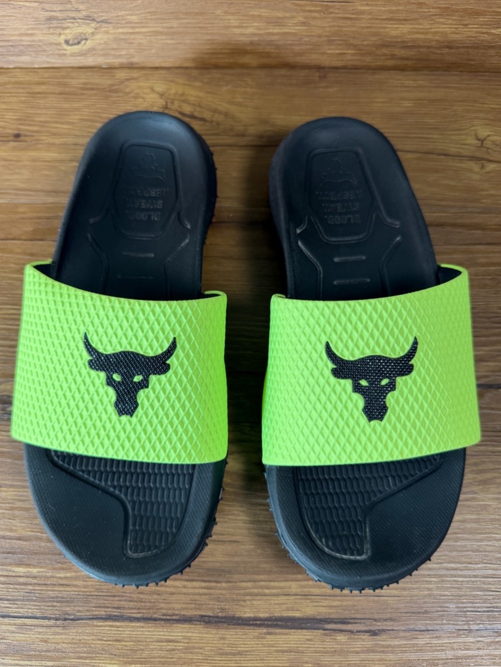 Under Armour Project Rock Fat Tire Slides Men's Size 9 Black Volt Sandals Shoes‎